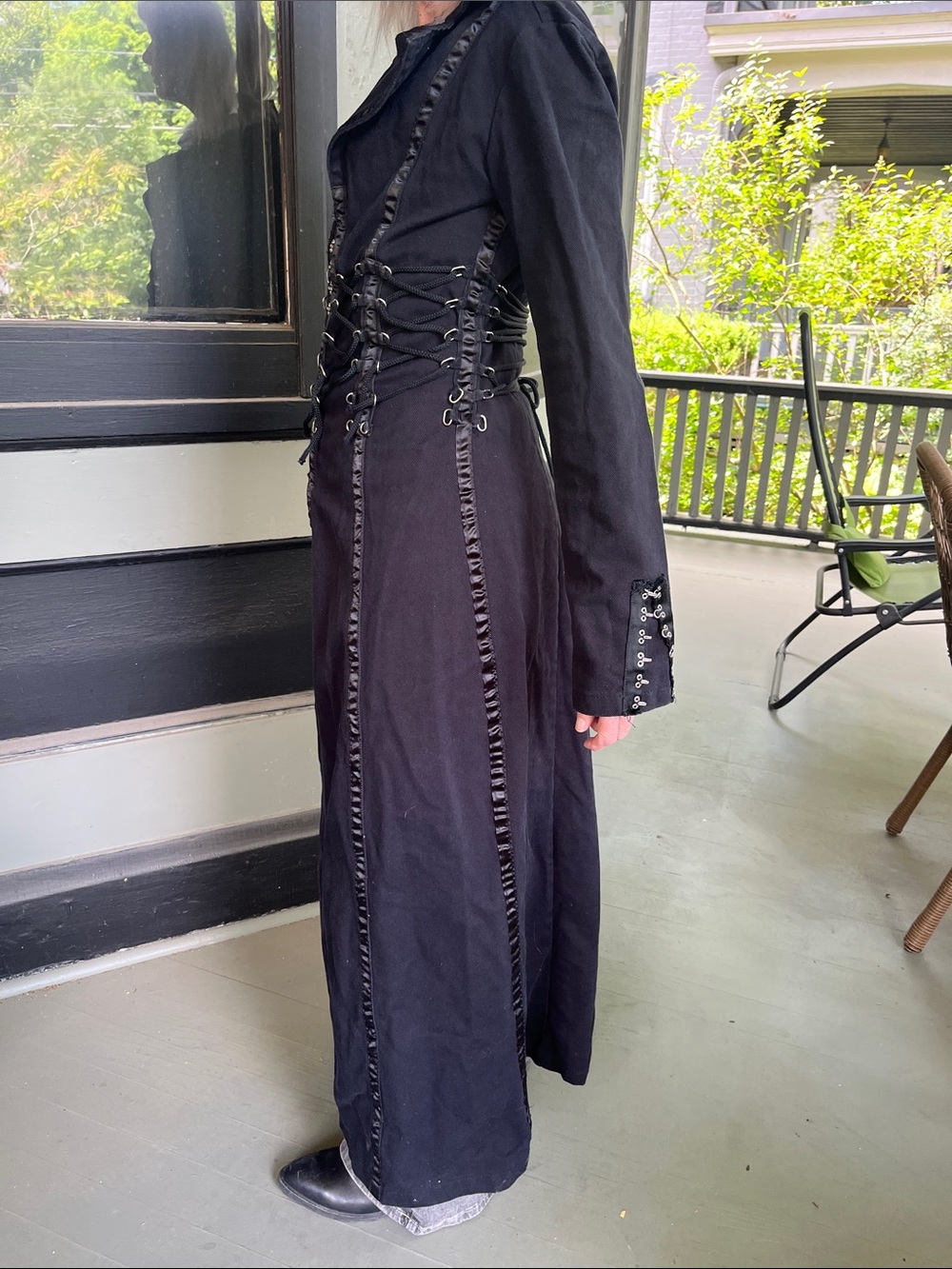 Red Balls of Fire Vintage Goth Maxi Coat
Size xs / s - Picture 4 of 13